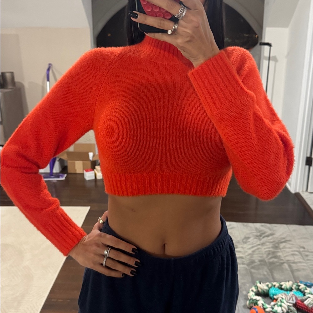 Urban Outfitters soft Orange Cropped Sweater
never worn
size xs - Picture 3 of 6